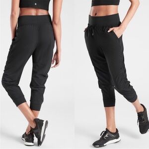 Athleta Attitude Crop Pant Athletic Jogger Ruched Black Size 6